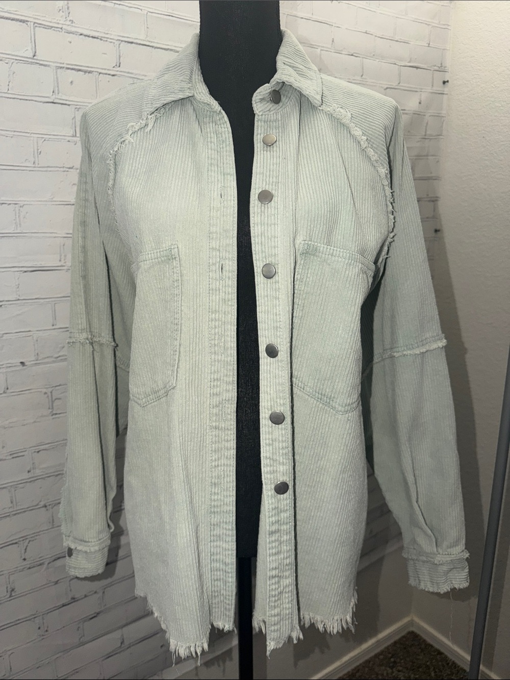 NWOT Pol Light Sage Corduroy Button-Up Jacket. Small